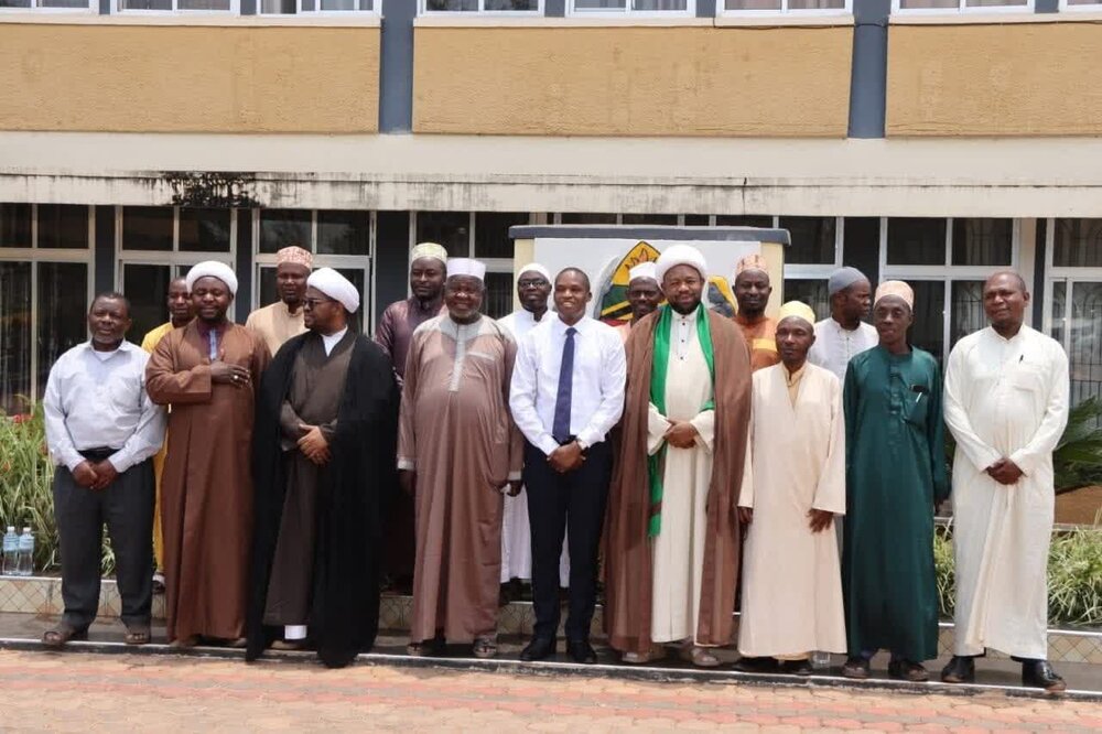 Sheikh Mkuu wa Jumuiya ya Shia Tanzania (TIC) Atembelea Ofisi ya Mkuu wa Mkoa Kigoma Tanzania