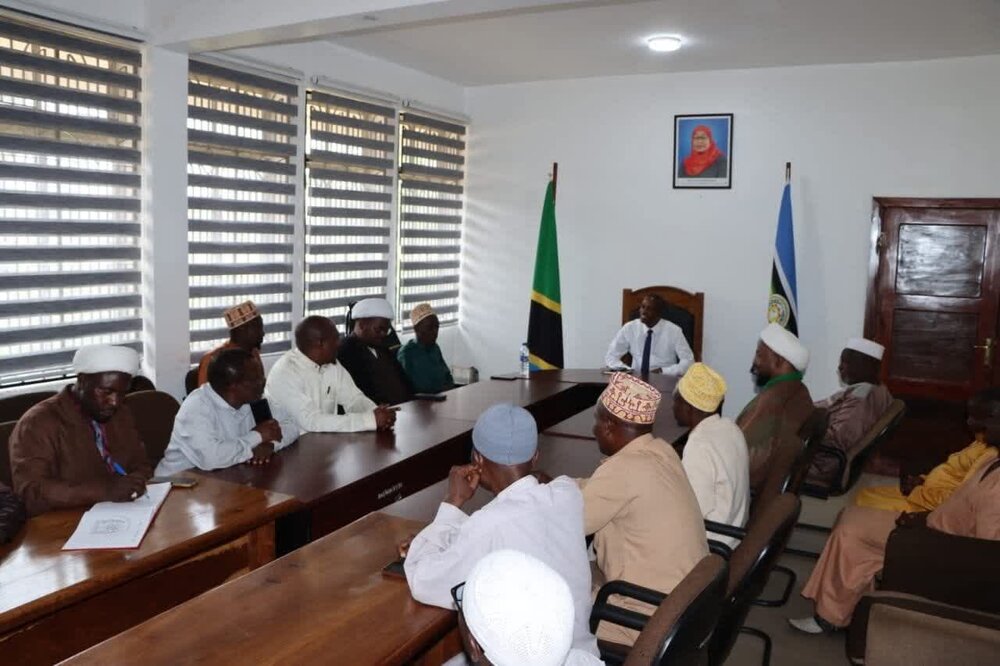 Sheikh Mkuu wa Jumuiya ya Shia Tanzania (TIC) Atembelea Ofisi ya Mkuu wa Mkoa Kigoma Tanzania