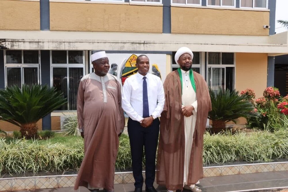 Sheikh Mkuu wa Jumuiya ya Shia Tanzania (TIC) Atembelea Ofisi ya Mkuu wa Mkoa Kigoma Tanzania