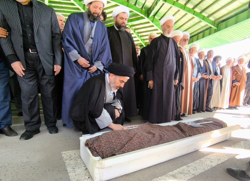 تشییع پیکر حجت الاسلام خراسانی کیا در ارومیه + عکس