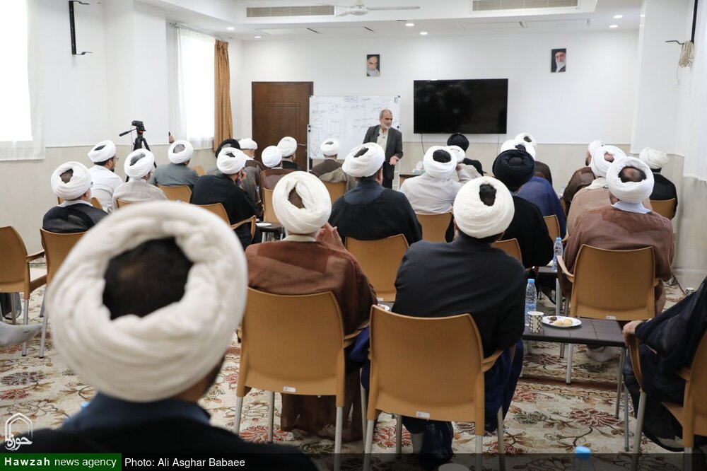 تصاویر/ روز دوم دوره دانش افزایی فلسفه دروس ویژه اساتید حوزه علمیه استان یزد