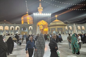 تشرف کاروان طلاب نخبه دالاهو به حرم مطهر رضوی(ع)+عکس