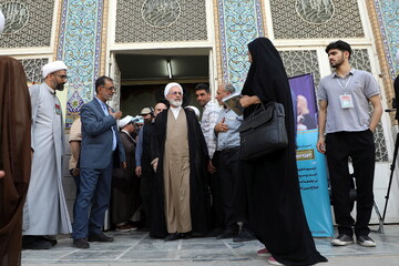 تصاویر/ حاشیه های مراسم رونمایی از سایت حوزه و روحانیت خبرگزاری تسنیم