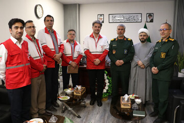 تصاویر/  دیدار مدیرعامل جمعیت هلال‌احمر استان یزد با فرمانده سپاه الغدیر استان