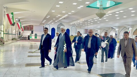 تصاویر/ ادای احترام رئیس سازمان قضایی نیروهای مسلح به شهدا با حضور در گلزار شهدای مرکز هرمزگان