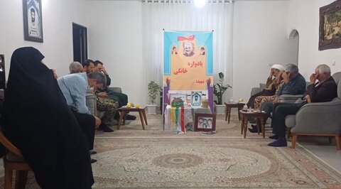 تصاویر/دیدار با خانواده شهدا توسط کادر مدرسه علمیه حضرت زینب(ُ) آستانه
