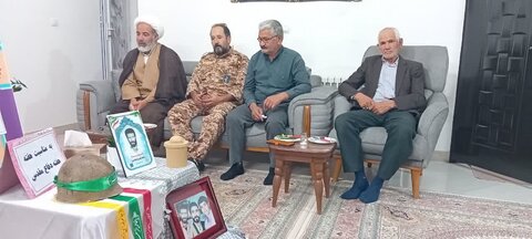 تصاویر/دیدار با خانواده شهدا توسط کادر مدرسه علمیه حضرت زینب(ُ) آستانه