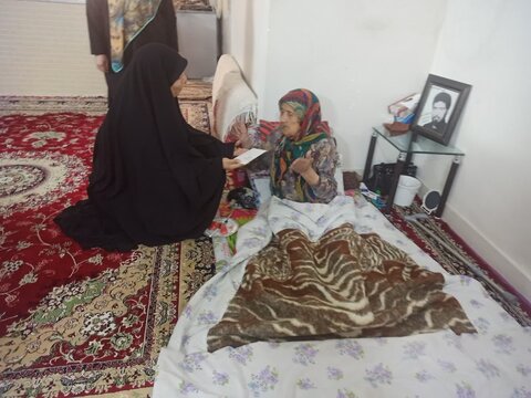 تصاویر/دیدار با خانواده شهید فرامرزی توسط طلاب مدرسه علمیه حضرت زهرا سنجان