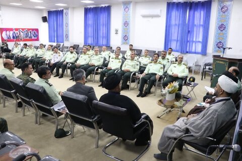 تصاویر دیدار کارکنان انتظامی لرستان با نماینده ولی فقیه در لرستان