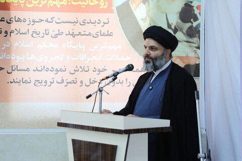 تصاویر/ آیین تکریم و معارفه مدیر مدرسه علمیه حضرت مهدی (عج) شهرستان بهاباد انجام شد