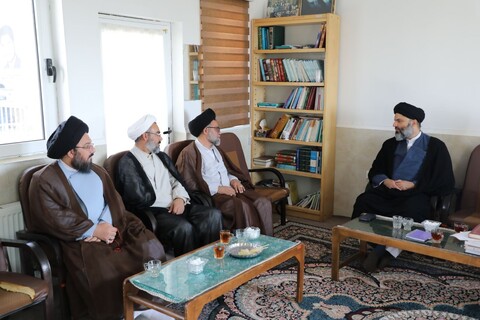 تصاویر/ آیین تکریم و معارفه مدیر مدرسه علمیه حضرت مهدی (عج) شهرستان بهاباد انجام شد