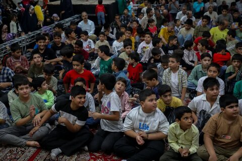 تصاویر/ برگزاری اجتماع کودکان قرآنی با عنوان بابای جان در یزد