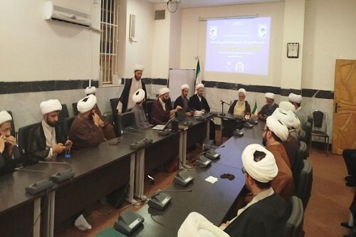 طلاب دانش‌پژوه باید در آینده به عنوان «عالم شهر» شناخته شوند