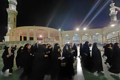 تشرف کاروان طلاب نخبه دالاهو به حرم مطهر رضوی(ع)+عکس