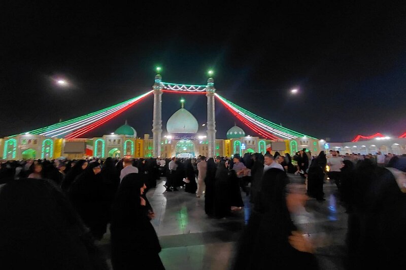 تشرف کاروان طلاب نخبه دالاهو به حرم مطهر رضوی(ع)+عکس