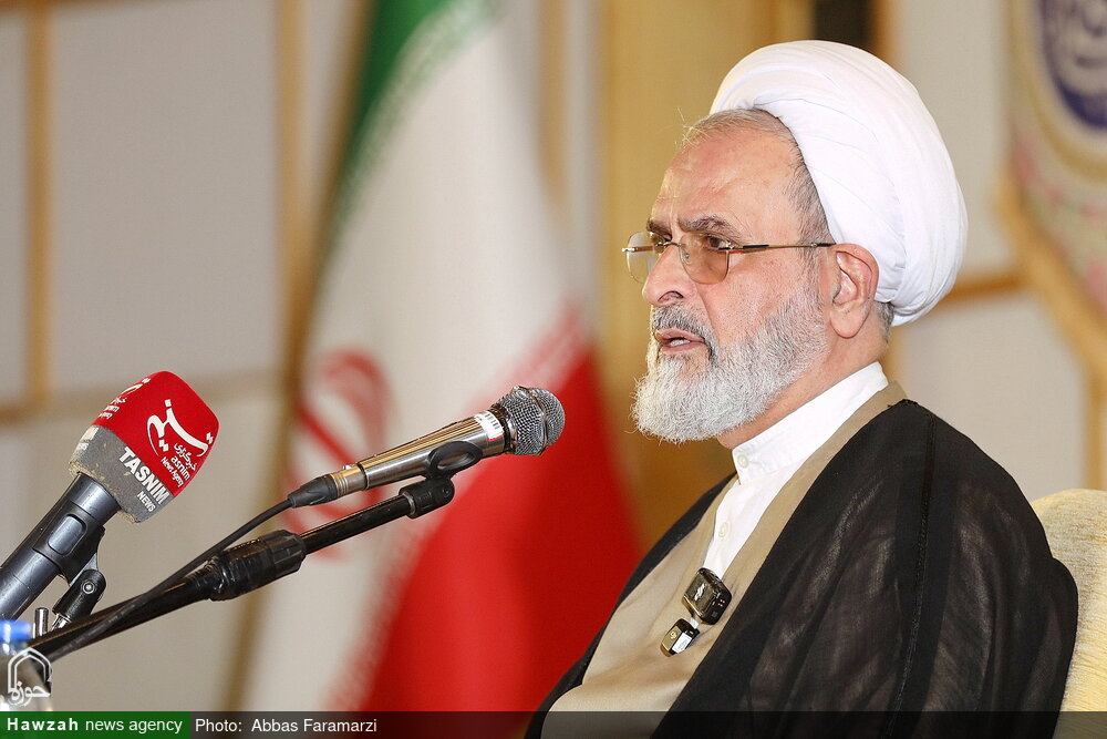 نگاه جهانی و تبدیل محتوای دینی به زبان رسانه و هنر ضرورت امروز حوزه است