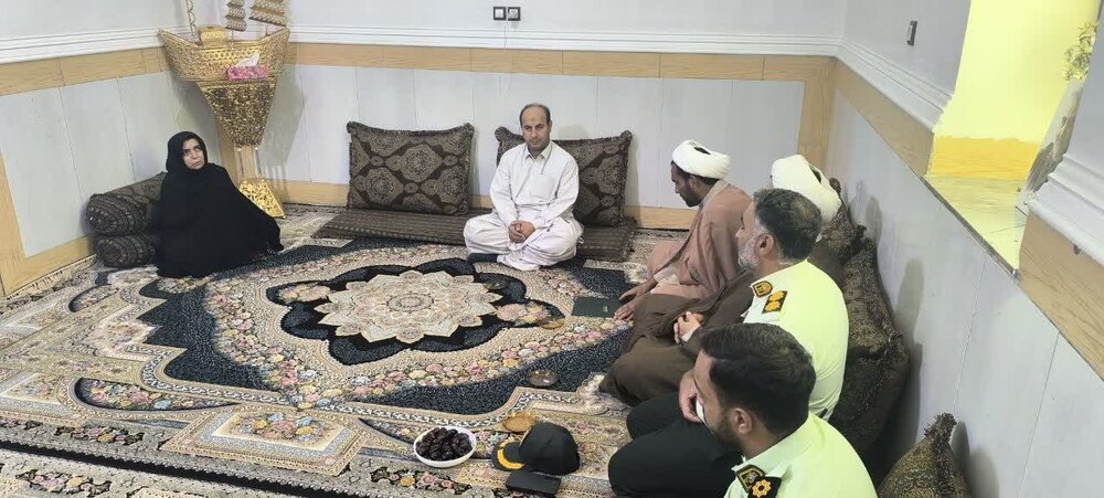 دیدار امام جمعه  شهرستان دلگان با خانواده شهید شه‌کرم بامری