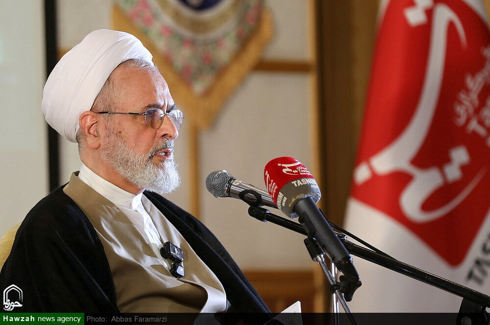 धार्मिक ज्ञान को मीडिया की भाषा में ढालना समय की एक महत्वपूर्ण आवश्यकता है: आयतुल्लाह आराफ़ी