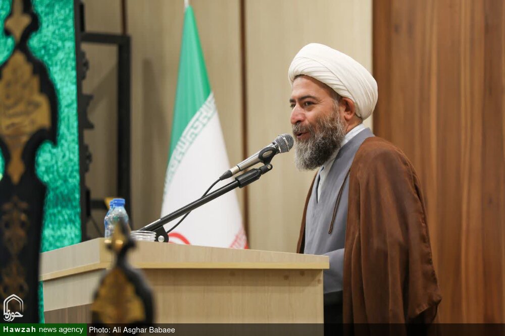 در جنگ فرهنگی باید یاور قرآن و اهل بیت(ع) باشیم