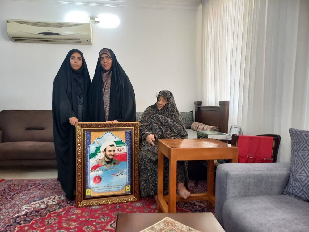 تصاویر/ برگزاری حلقه معرفتی طلاب جدیدالورود در منزل طلبه شهید محمدمهدی یعقوب‌زاده در ساوه