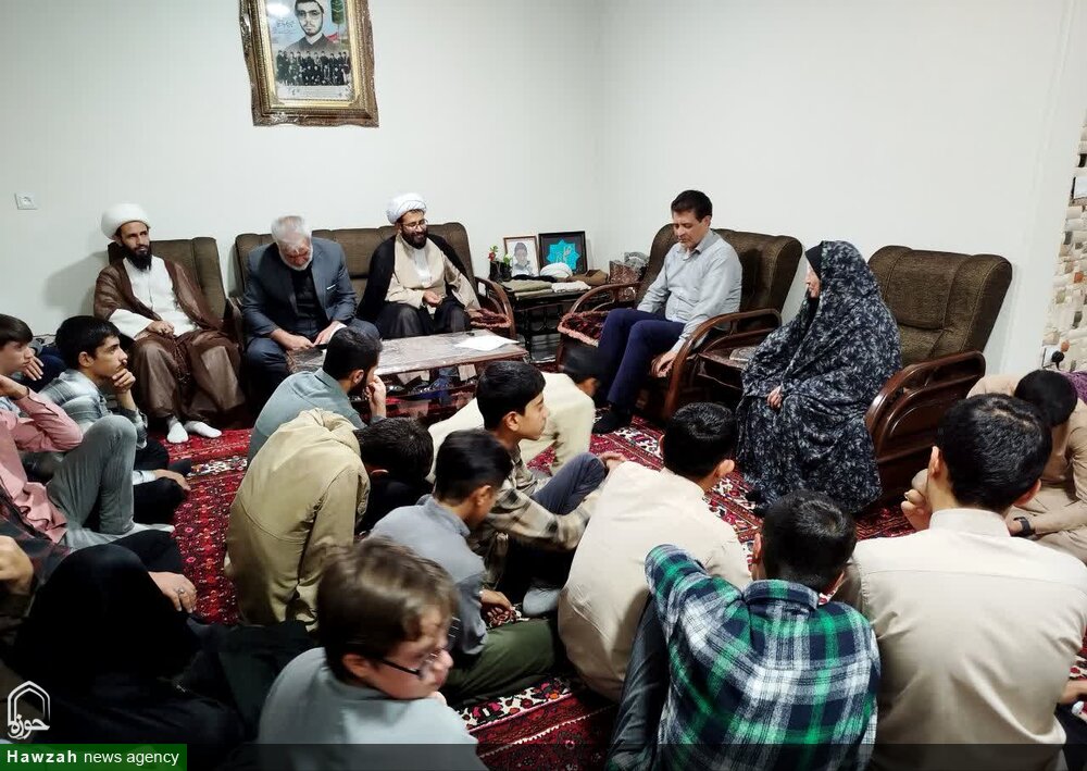 دیدار طلاب مدرسه علمیه مهدی موعود کبودرآهنگ با خانواده طلبه شهید عبادی نیا