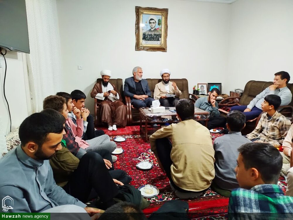 دیدار طلاب مدرسه علمیه مهدی موعود کبودرآهنگ با خانواده طلبه شهید عبادی نیا