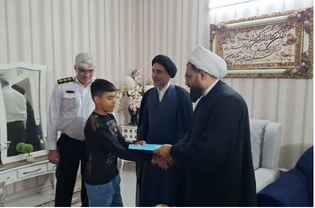 قرآن و عترت نزد خانواده های فراجا مثال زدنی است