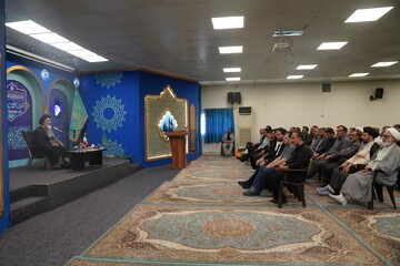 نماز اول وقت و جماعت، معیار بندگی و نزدیکی به خداست