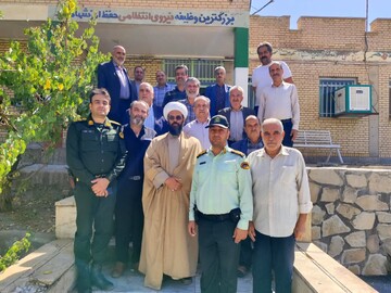 امام جمعه و رؤسای هیئات مذهبی قمصر با فرماندهی انتظامی بخش قمصر دیدار کردند+ عکس