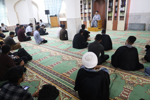 تصاویر / درس اخلاق طلاب مدرسه النبی (ص) بندرعباس