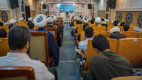 اولین جلسه از دوره آموزشی «مدرسه راهبری حل مسئله»