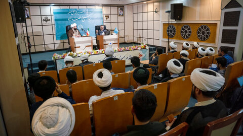 اولین جلسه از دوره آموزشی «مدرسه راهبری حل مسئله»