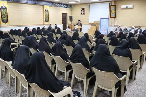 تصاویر/ نشست صمیمی نماینده ولی فقیه زنجان با طلاب خواهر مدارس طرح امین شهرستان زنجان