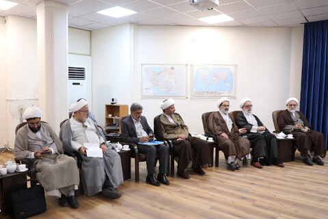 تصاویر/ جلسه شورای معاونین مرکز مدیریت حوزه‌های علمیه