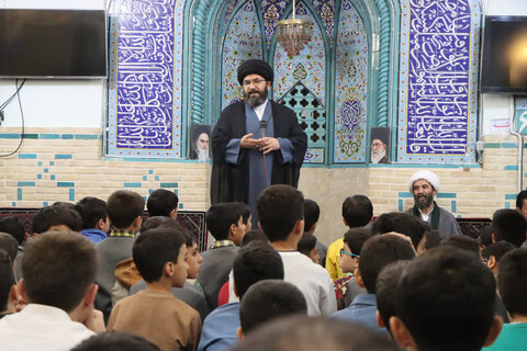 تصاویر |حضور نماینده ولی فقیه در استان زنجان در جمع اولیای و دانش آموزان مدارس امین زنجان