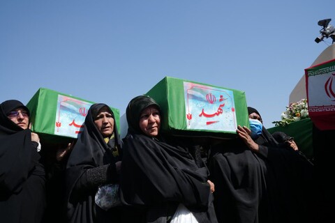 تصاویر/ آیین استقبال از پیکرهای طیبه ۴۶ شهید گرانقدر دوران دفاع مقدس