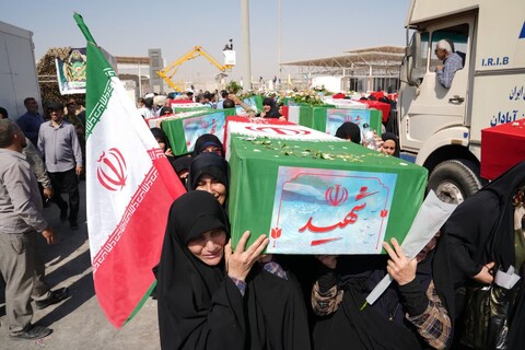 تصاویر/ آیین استقبال از پیکرهای طیبه ۴۶ شهید گرانقدر دوران دفاع مقدس