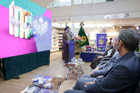 تصاویر/ اهدای ۵۵ هزار جلد کتاب به کتابخانه‌های محروم خراسان رضوی