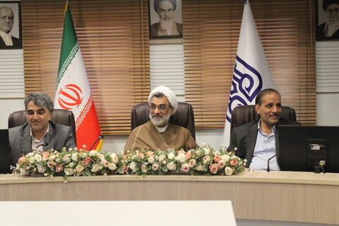 تصاویر/ نشست دبیر شورای عالی انقلاب فرهنگی با مدیران حوزه و دانشگاه کرمان