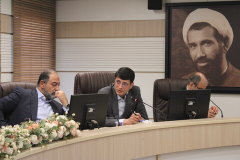 تصاویر/ نشست دبیر شورای عالی انقلاب فرهنگی با مدیران حوزه و دانشگاه کرمان