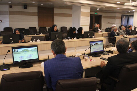 تصاویر/ نشست دبیر شورای عالی انقلاب فرهنگی با مدیران حوزه و دانشگاه کرمان