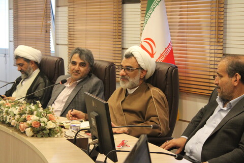 تصاویر/ نشست دبیر شورای عالی انقلاب فرهنگی با مدیران حوزه و دانشگاه کرمان