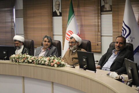 تصاویر/ نشست دبیر شورای عالی انقلاب فرهنگی با مدیران حوزه و دانشگاه کرمان