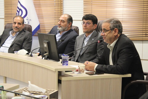 تصاویر/ نشست دبیر شورای عالی انقلاب فرهنگی با مدیران حوزه و دانشگاه کرمان