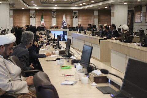 تصاویر/ نشست دبیر شورای عالی انقلاب فرهنگی با مدیران حوزه و دانشگاه کرمان