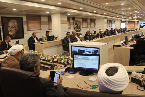 تصاویر/ نشست دبیر شورای عالی انقلاب فرهنگی با مدیران حوزه و دانشگاه کرمان