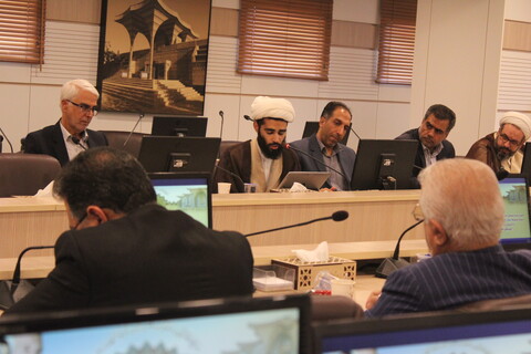 تصاویر/ نشست دبیر شورای عالی انقلاب فرهنگی با مدیران حوزه و دانشگاه کرمان