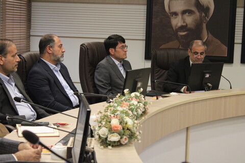 تصاویر/ نشست دبیر شورای عالی انقلاب فرهنگی با مدیران حوزه و دانشگاه کرمان