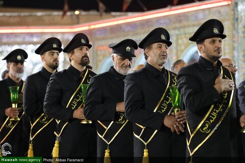 Cérémonie de la procession des chandeliers du sanctuaire de Hazrat Masoumeh (SA)