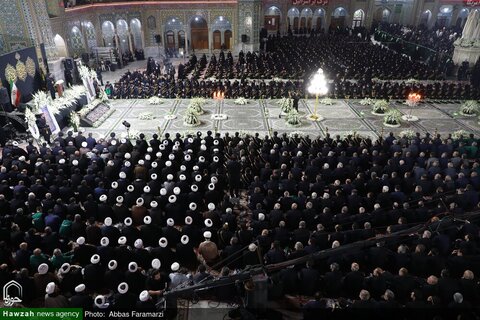 Cérémonie de la procession des chandeliers du sanctuaire de Hazrat Masoumeh (SA)